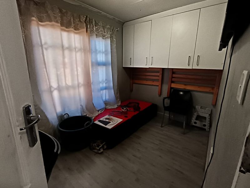 A two bedroom house for sale in Sharon park - Photo 8