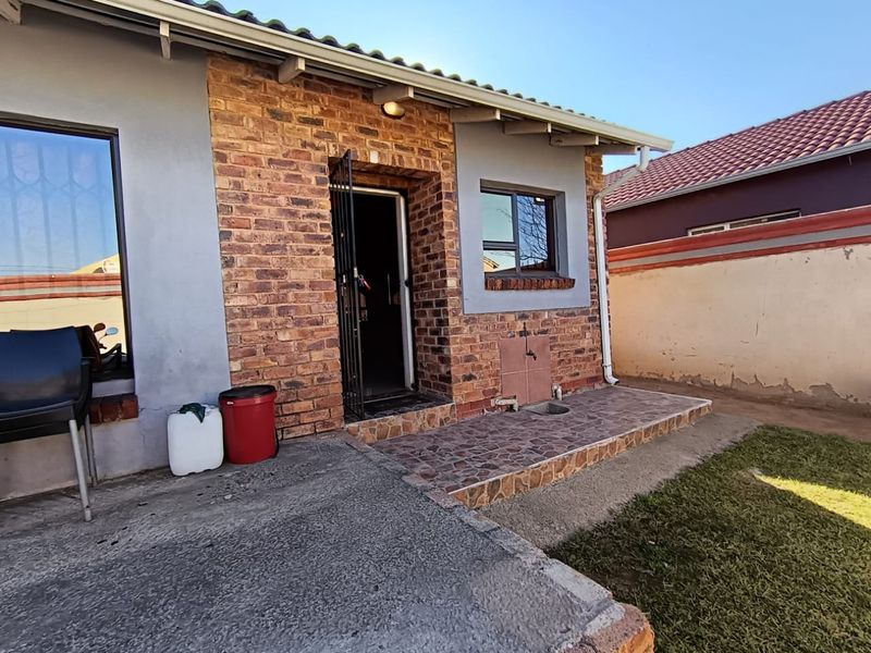 A two bedroom house for sale in Sharon park - Photo 7