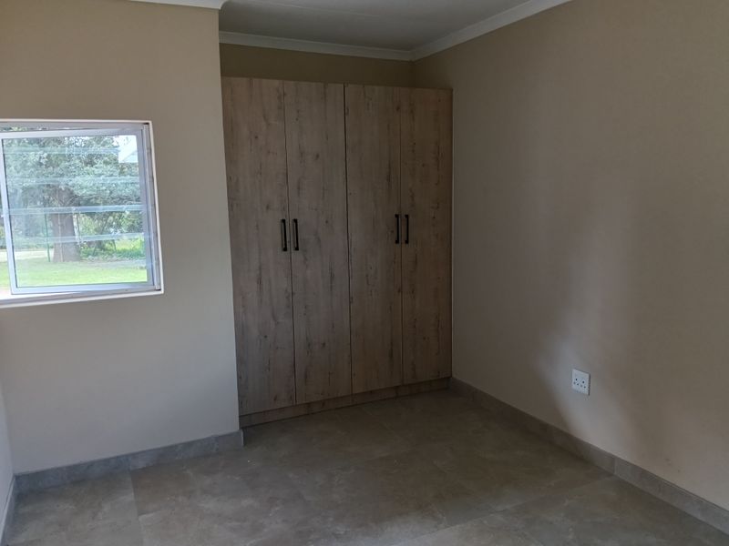 Almost Brand New Simplex in Small Complex - Photo 6