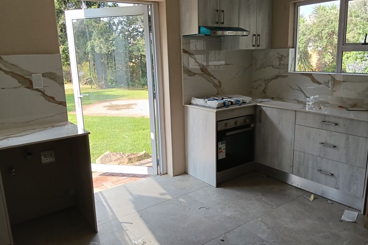 Almost Brand New Simplex in Small Complex - Photo 3