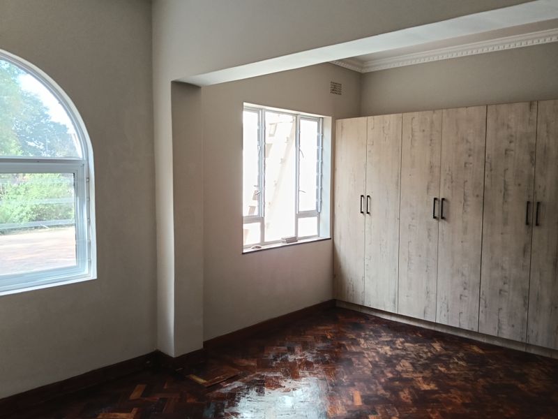 Almost Brand New Ground Floor Simplex in Small Complex - Photo 10