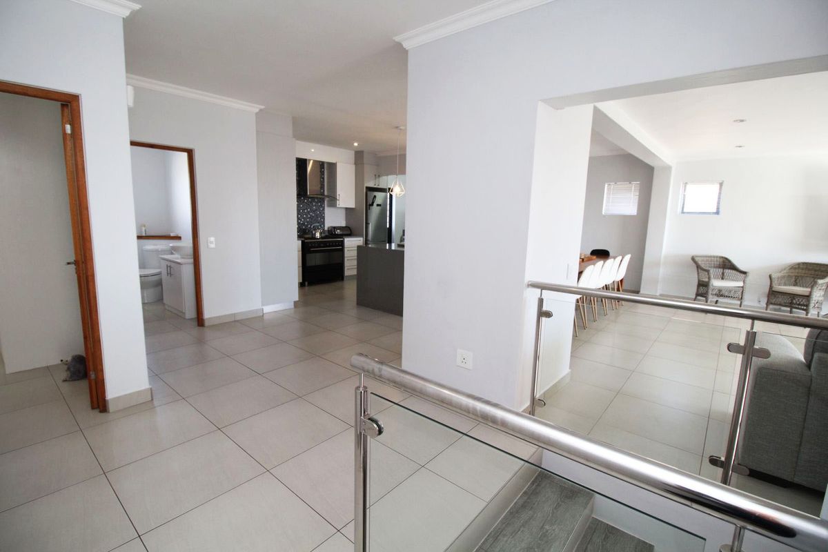 A holiday home for the extended family in sought after Calypso Beach Langebaan - Photo 5