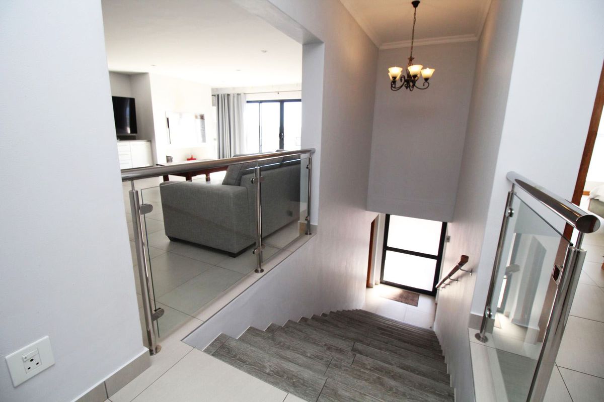 A holiday home for the extended family in sought after Calypso Beach Langebaan - Photo 3