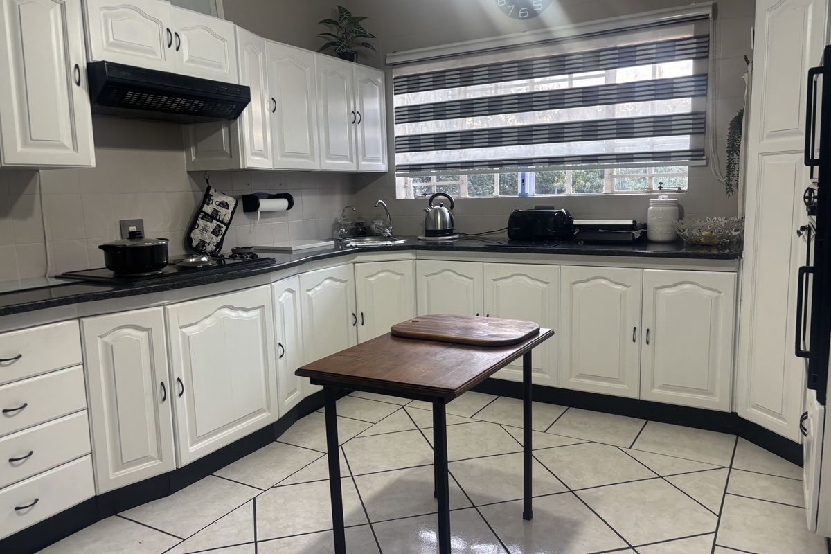 Location is key - Photo 3