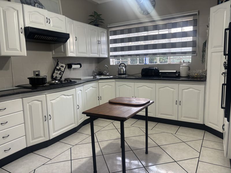 Location is key - Photo 3