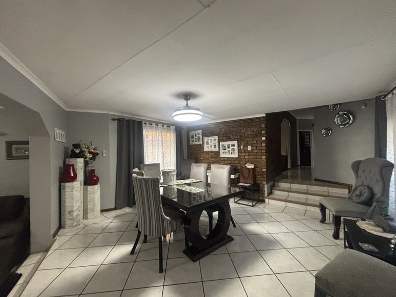 Location is key - Photo 9