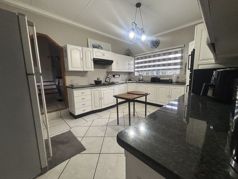 Location is key - Photo 6