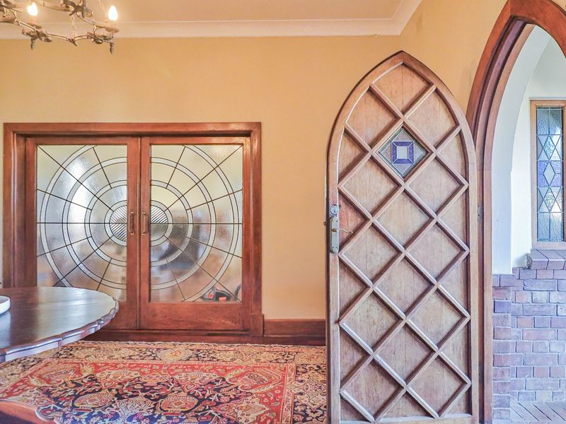 TUDOR-STYLE CHARM IN SHORT ROAD – UPPER WALMER - Photo 9