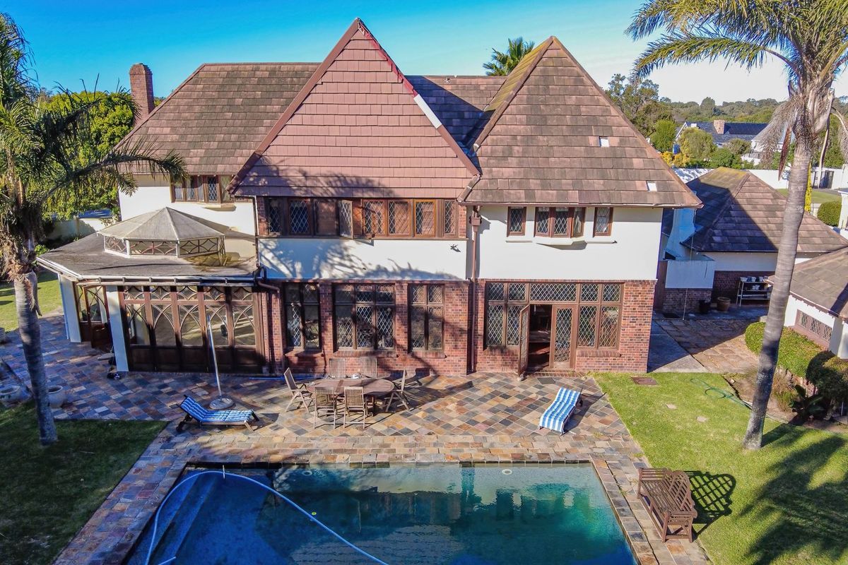TUDOR-STYLE CHARM IN SHORT ROAD – UPPER WALMER - Photo 2