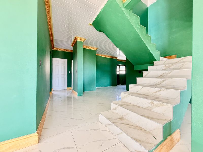 Modern New-Build with Breathtaking Mountain & Sea Views – Move-In Ready with Finishing Touches - Photo 6