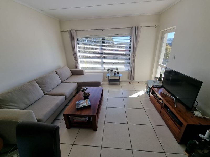 2 Bedroom Apartment – Popular De Velde Estate - Photo 7