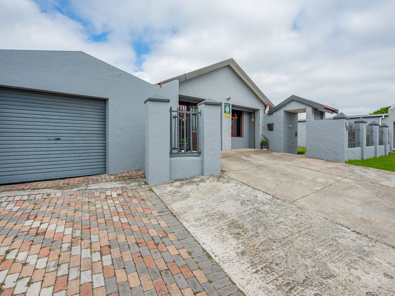 Spacious 3 Bedroom family Home - Photo 2