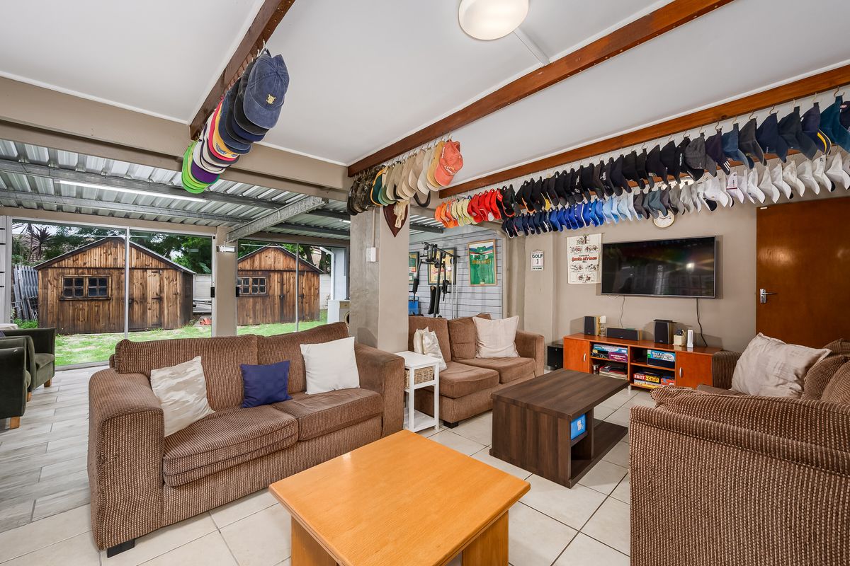 Spacious 3 Bedroom family Home - Photo 5