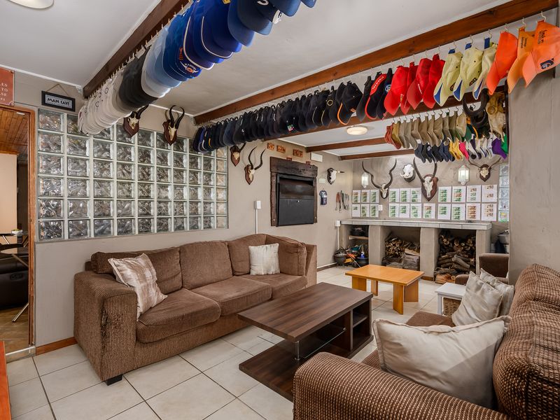 Spacious 3 Bedroom family Home - Photo 6