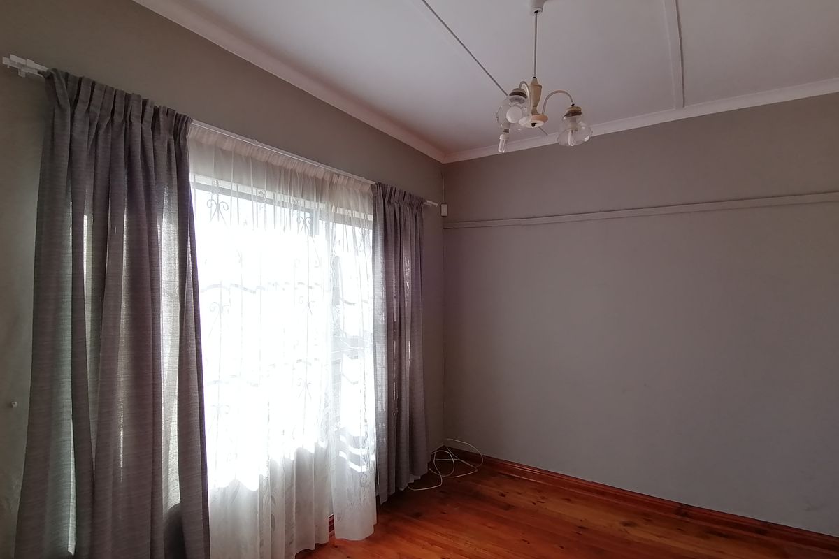 2 bedroom house - Photo 4