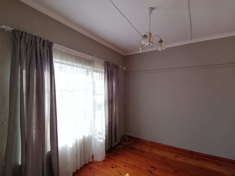 2 bedroom house - Photo 4