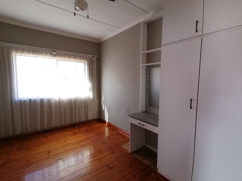 2 bedroom house - Photo 9