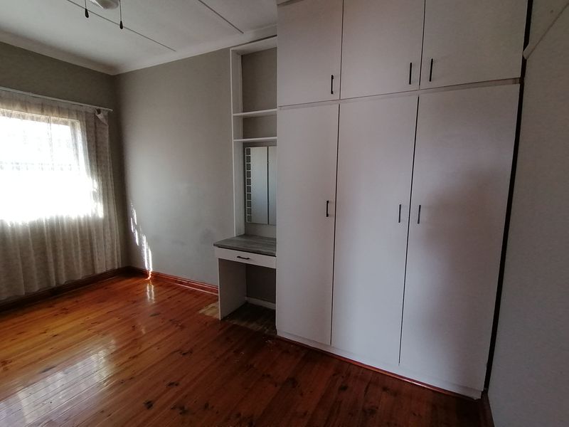 2 bedroom house - Photo 8