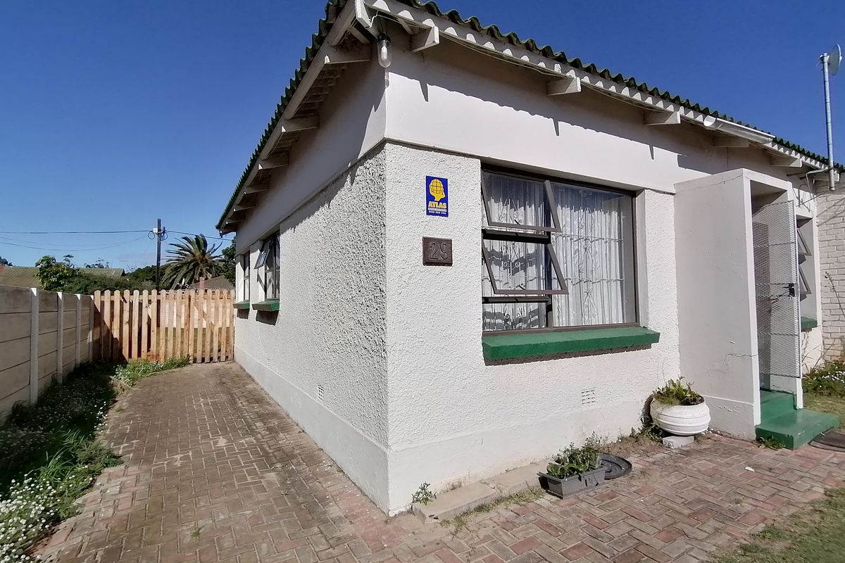2 bedroom house - Photo 2