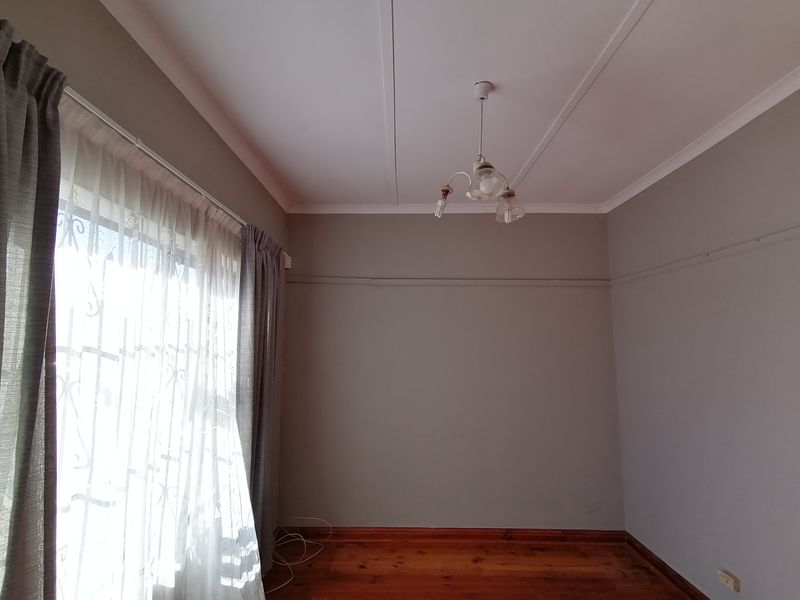 2 bedroom house - Photo 5