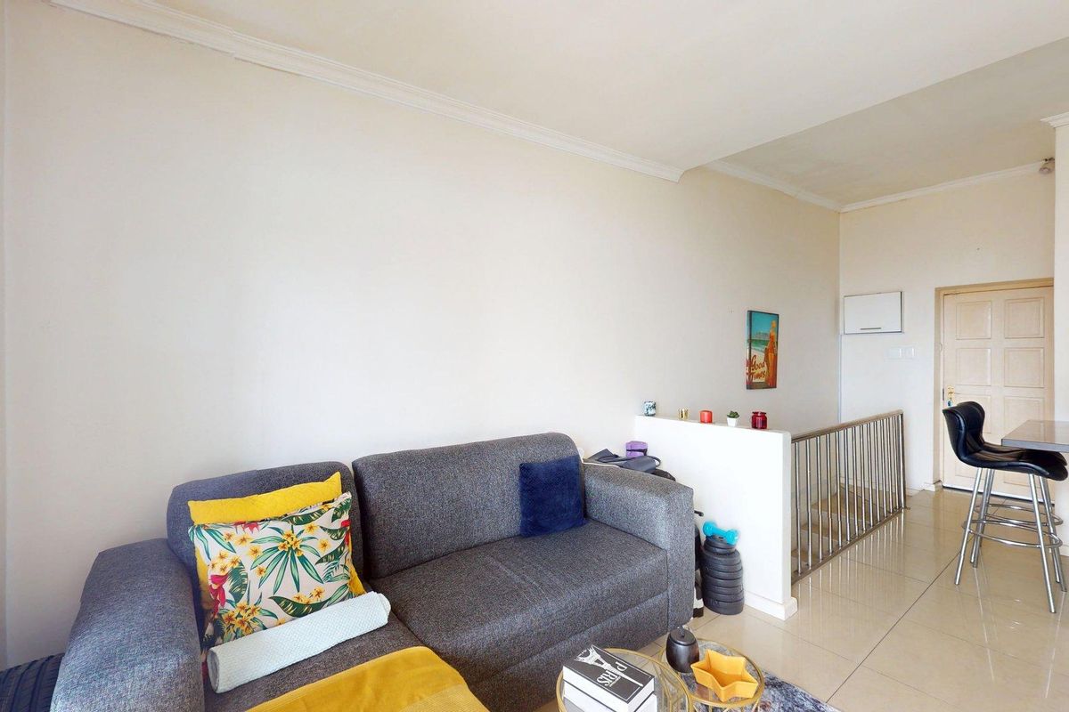 Charming 1-bedroom apartment for sale in Richmond Hill, Gqeberha—perfect for first-time buyers! - Photo 4