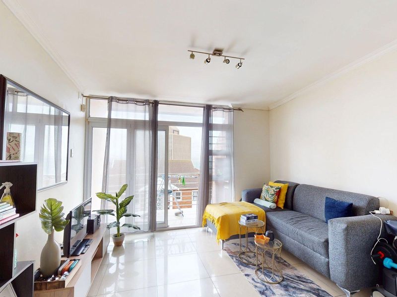 Charming 1-bedroom apartment for sale in Richmond Hill, Gqeberha—perfect for first-time buyers! - Photo 2