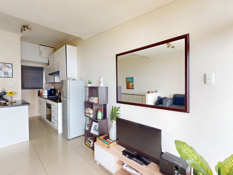 Charming 1-bedroom apartment for sale in Richmond Hill, Gqeberha—perfect for first-time buyers! - Photo 8