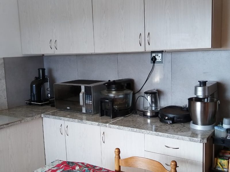 Grab this!!!  Koringberg Country retreat with guest house - Photo 10
