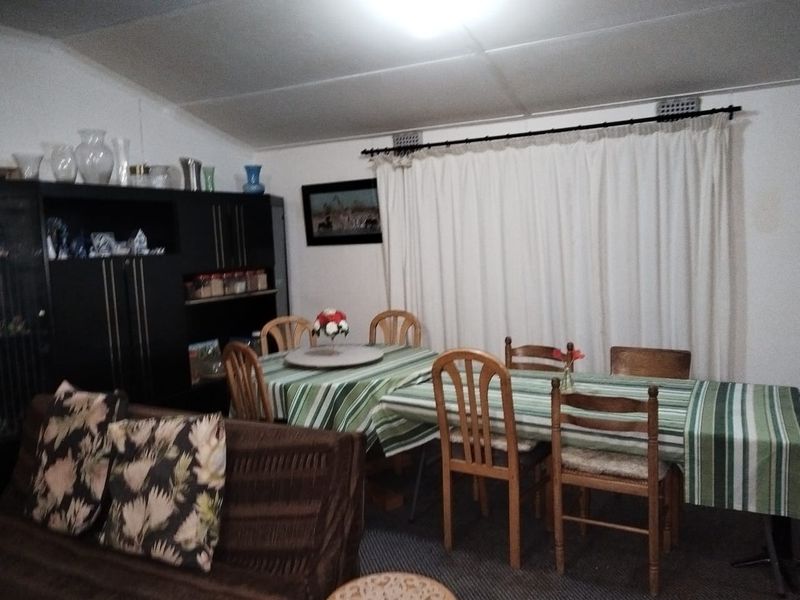Grab this!!!  Koringberg Country retreat with guest house - Photo 4