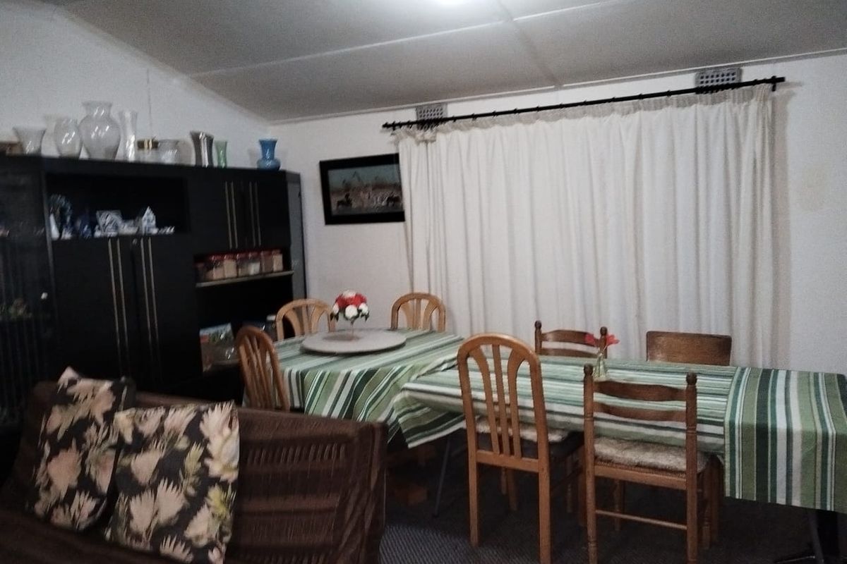 Grab this!!!  Koringberg Country retreat with guest house - Photo 4