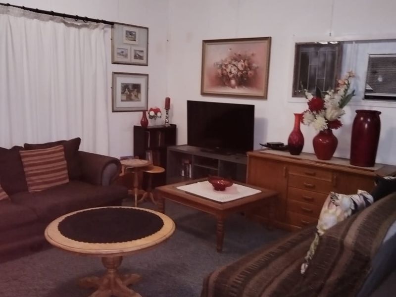 Grab this!!!  Koringberg Country retreat with guest house - Photo 3