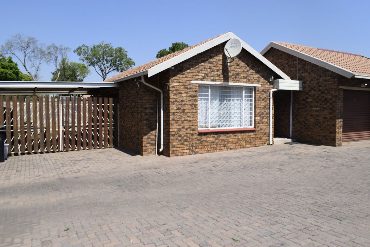 Townhouse for sale in Boksburg North - Photo 3