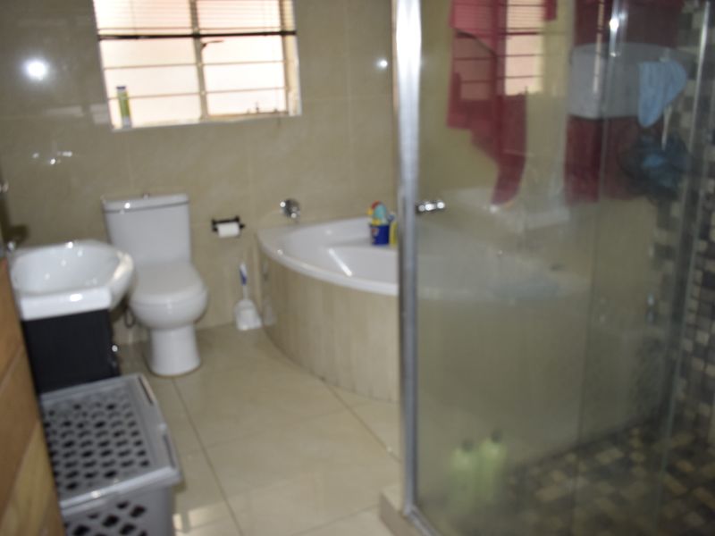 Townhouse for sale in Boksburg North - Photo 10