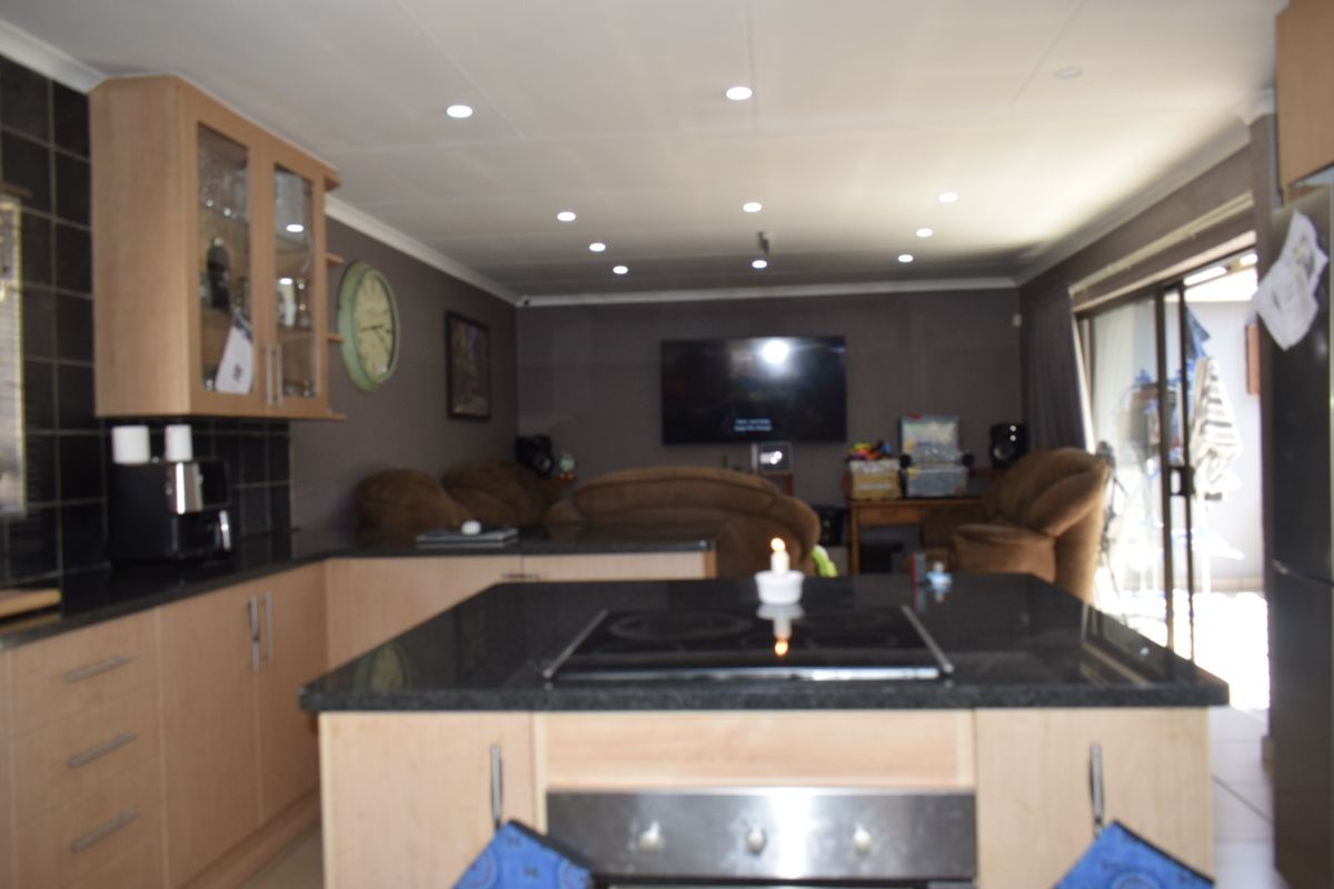 Townhouse for sale in Boksburg North - Photo 5