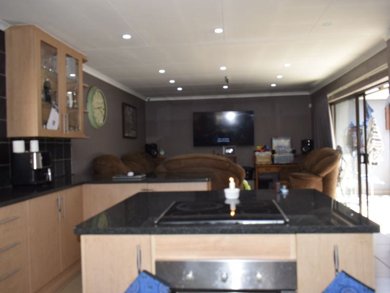 Townhouse for sale in Boksburg North - Photo 5