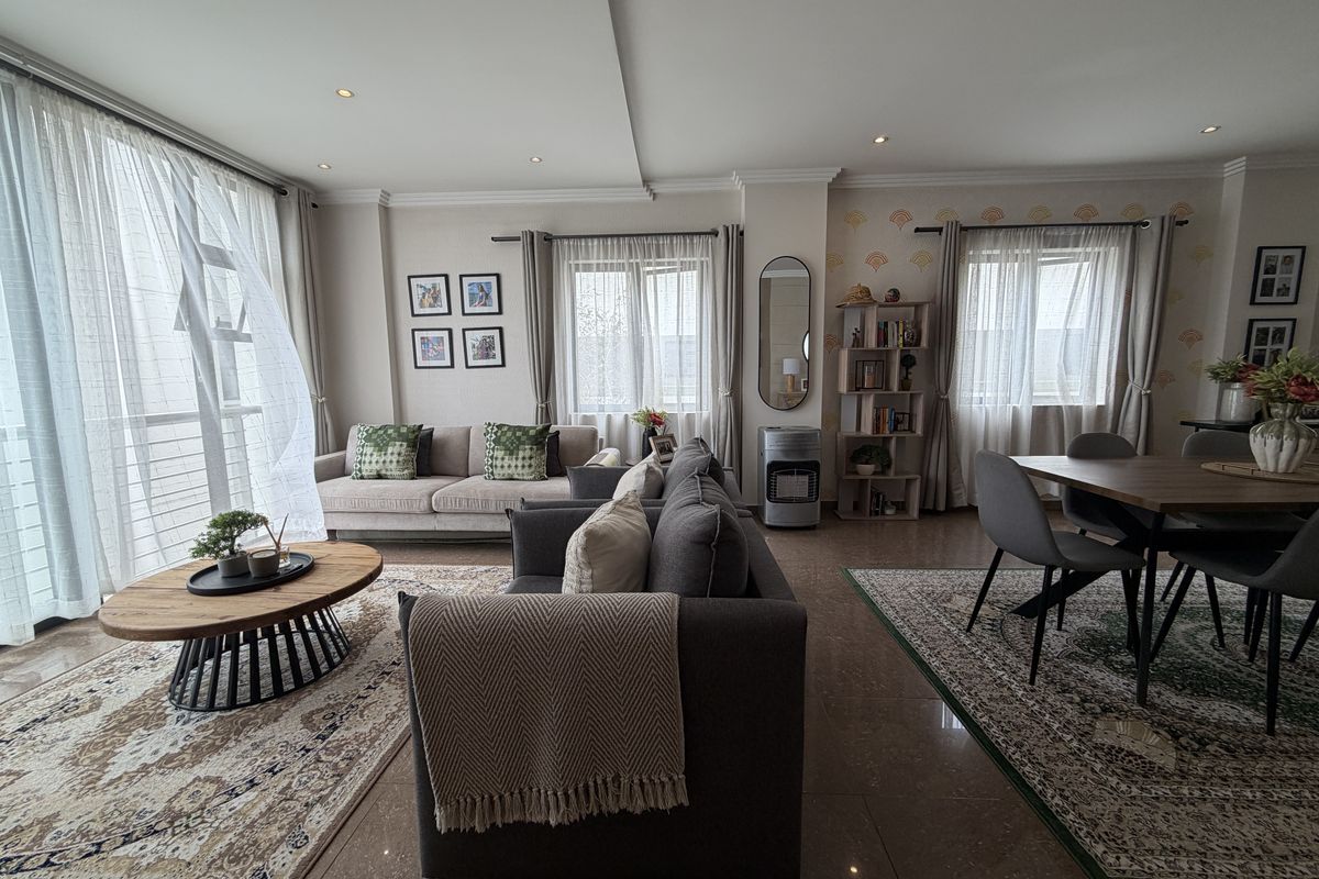 Modern Apartment In Bedfordview - Photo 2