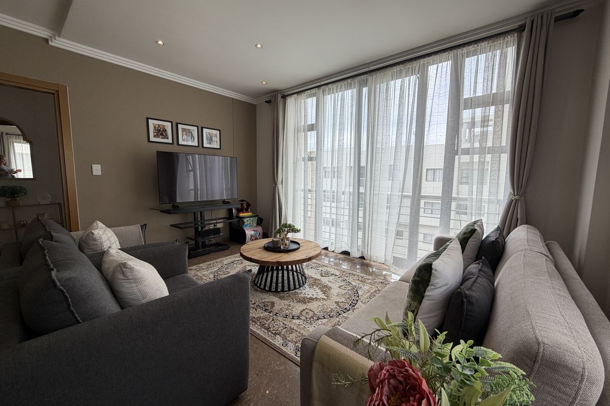 Modern Apartment In Bedfordview - Photo 5