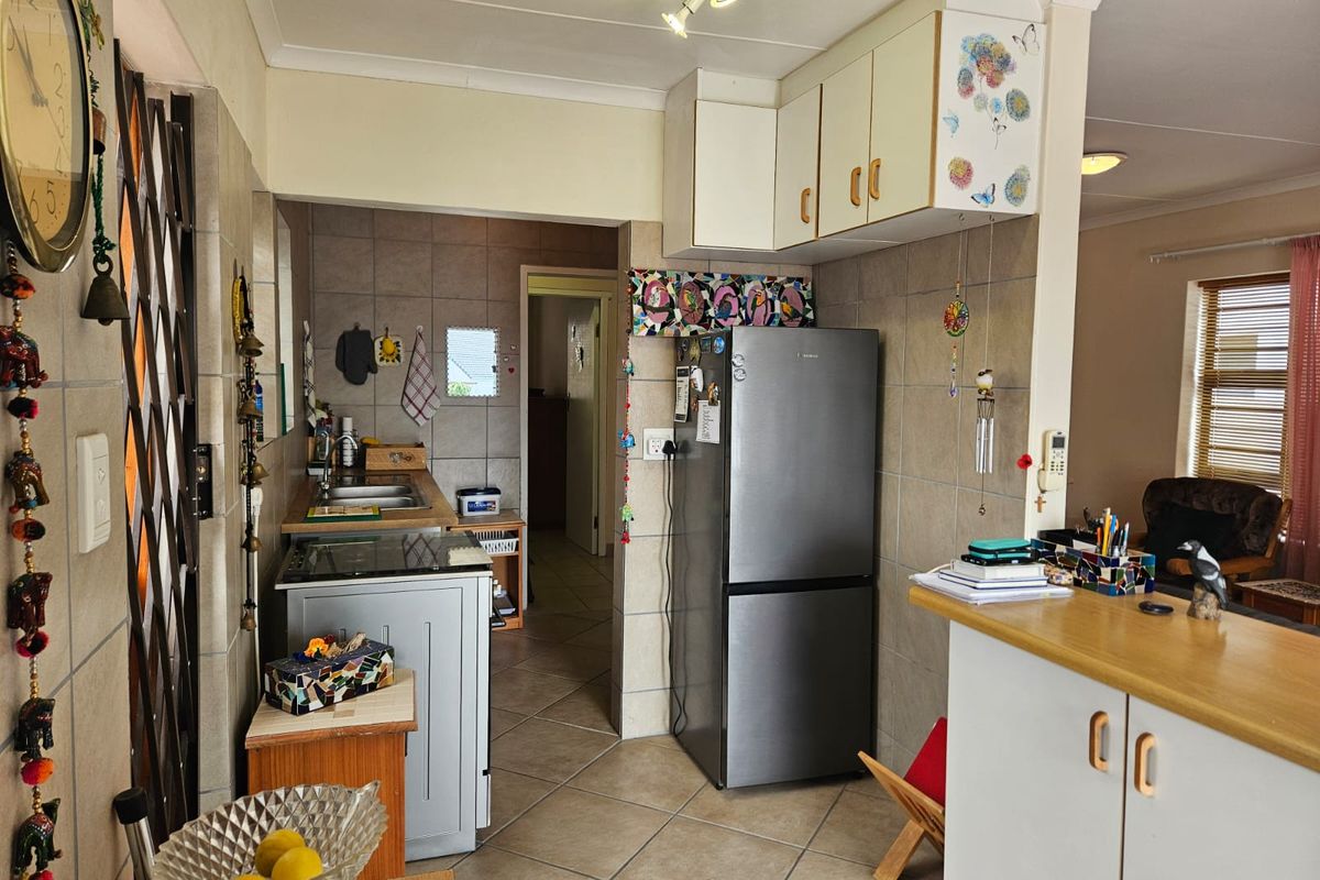 3 Bedroom Lock-Up-and-Go Home for Sale in Stilbaai - Photo 5