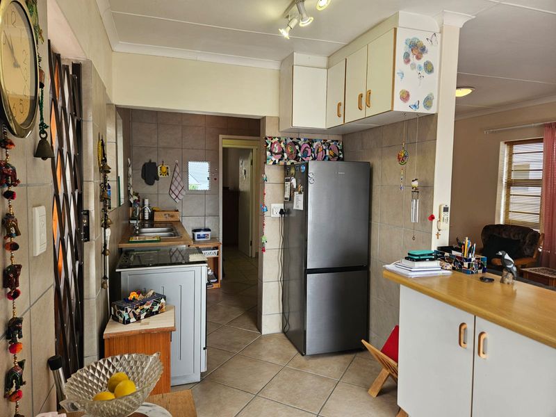 3 Bedroom Lock-Up-and-Go Home for Sale in Stilbaai - Photo 5