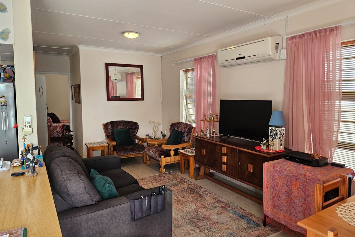 3 Bedroom Lock-Up-and-Go Home for Sale in Stilbaai - Photo 2