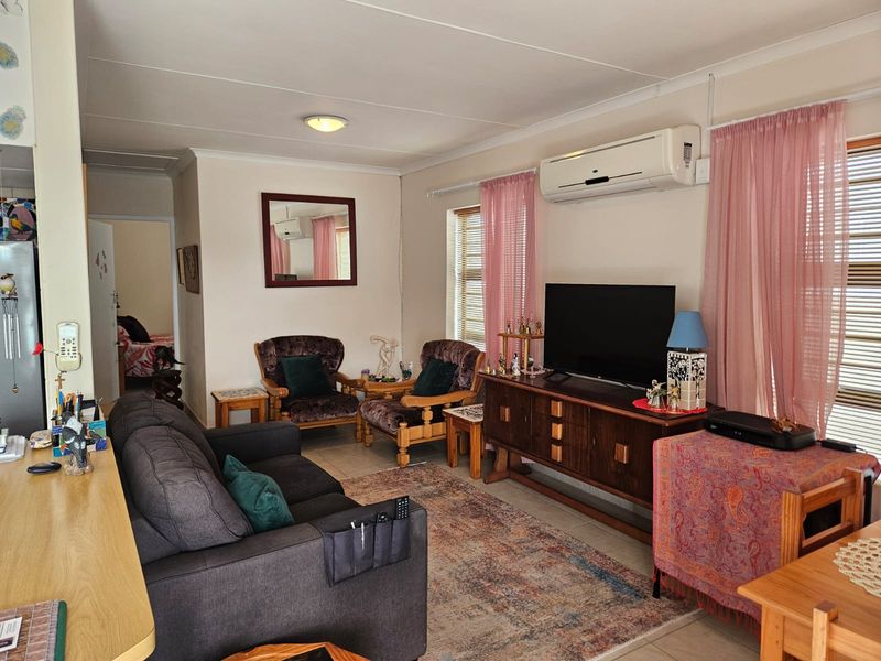 3 Bedroom Lock-Up-and-Go Home for Sale in Stilbaai - Photo 2