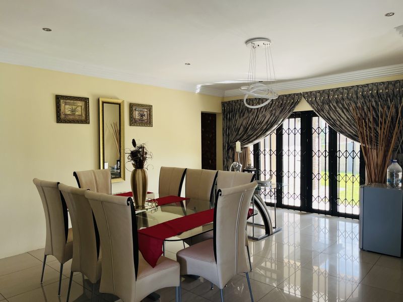 Style, Class and Comfort Living at your doorstep! - Photo 5