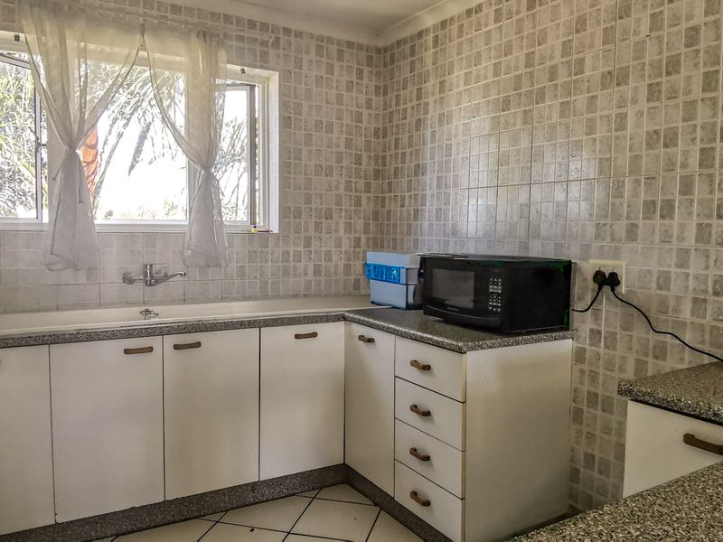 Well-Priced 2-Bedroom Apartment in Villa Santarini – Ideal for First-Time Buyers or Investors - Photo 5