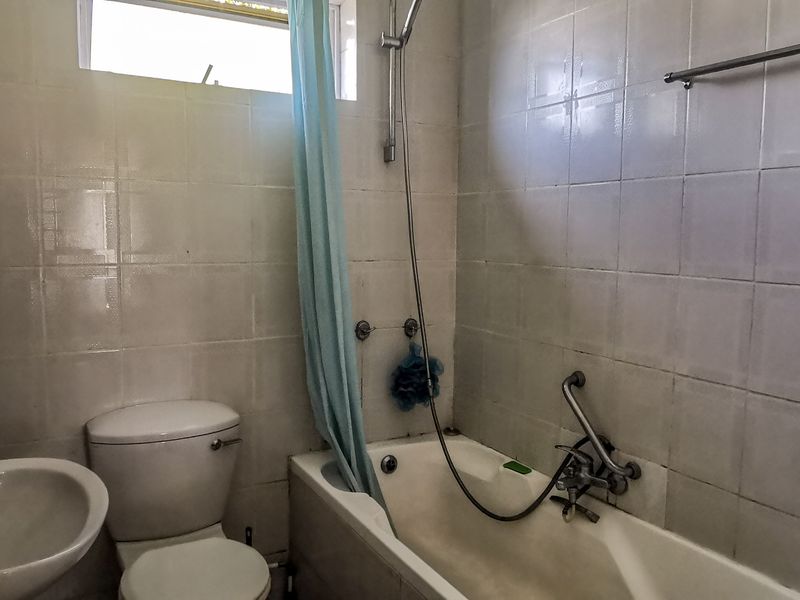 Well-Priced 2-Bedroom Apartment in Villa Santarini – Ideal for First-Time Buyers or Investors - Photo 8