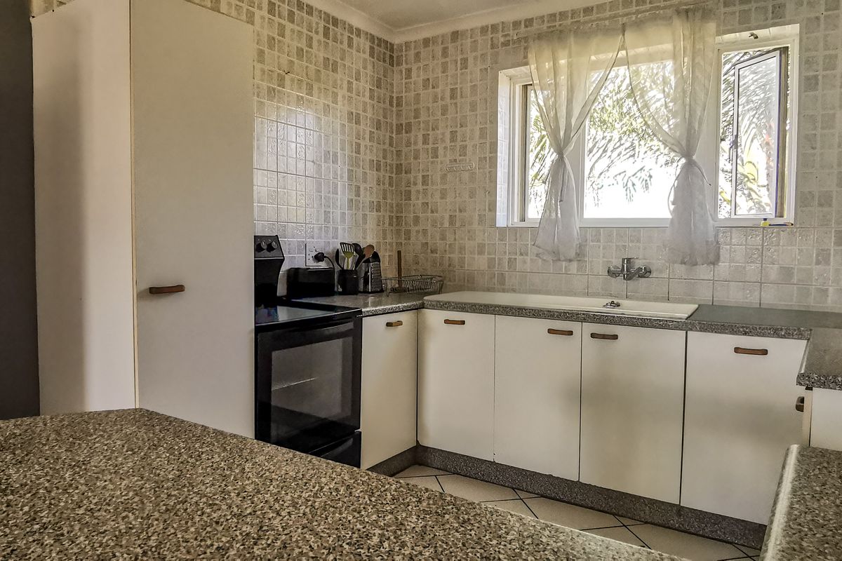 Well-Priced 2-Bedroom Apartment in Villa Santarini – Ideal for First-Time Buyers or Investors - Photo 4