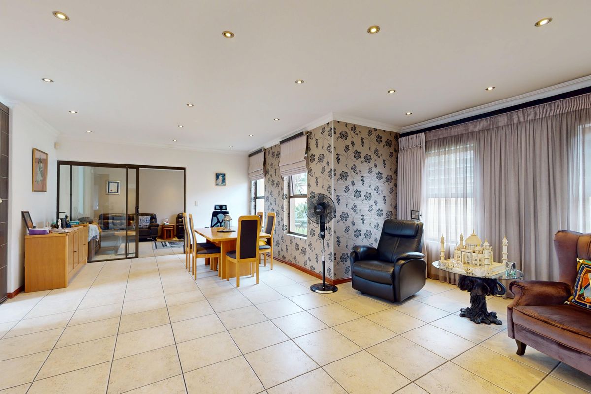 Elegant Family Home in Monte Cristo Residential Estate - Photo 5