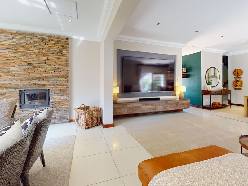 Exquisite Family Home in Prime Location! - Photo 10