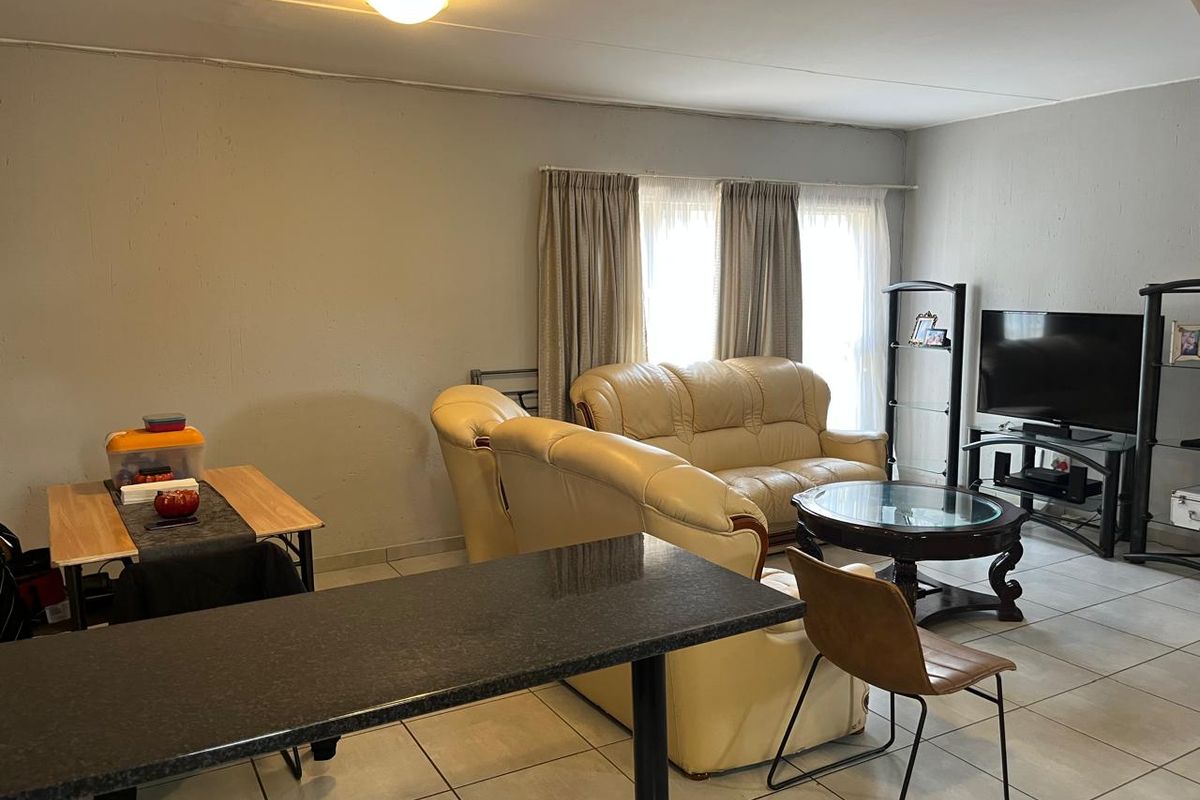 Modern Duplex Living: Comfort, Convenience, and Community - Photo 3