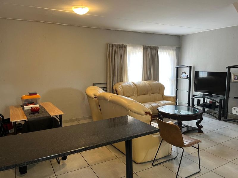 Modern Duplex Living: Comfort, Convenience, and Community - Photo 3