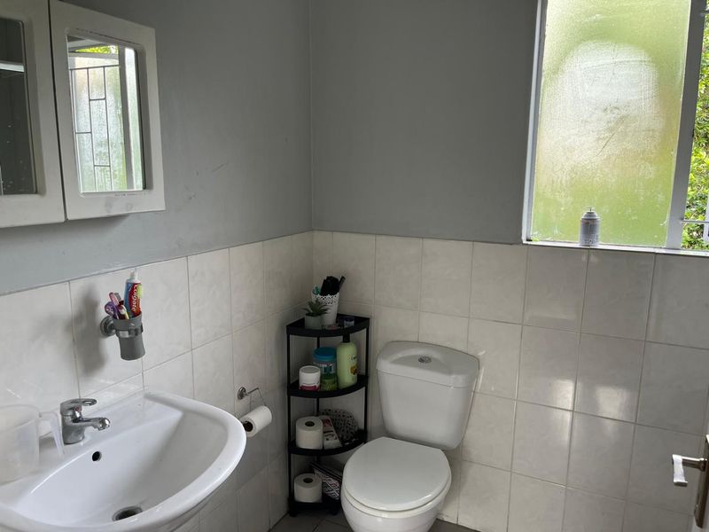 Your New Home Awaits: Stylish 2-Bedroom Duplex - Photo 6